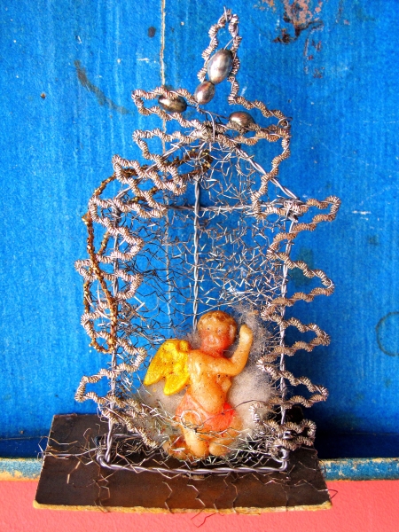 Wachsengel mit leonischen Drähten